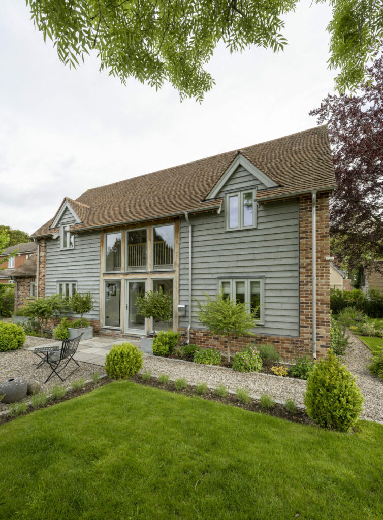 Country home in brick and weatherboard
